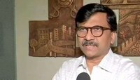 काँग्रेसच्या पुस्तकात सावरकरांविषयी आक्षेपार्ह लिखाण, संजय राऊत म्हणतात...