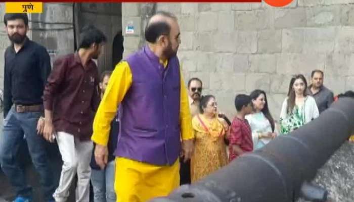 mastani descendants visit Shaniwar wada in Pune