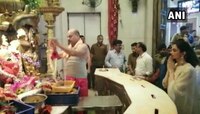 बाप्पाच्या दर्शनासाठी दीपिका सिद्धिविनायकाच्या चरणी