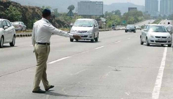 मुंबईत ट्राफिक कॉन्स्टेबलला धडक, तीन तरुणांना अटक