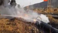 रायगड महाड येथे पाईपला मोठी आग