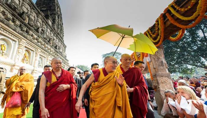 'कोरोना वायरसपासून मुक्ती हवीयं तर या मंत्राचा जप करा'