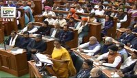 लवकरच धावणार बुलेट ट्रेन, नवे १०० विमानतळ बनवणार- अर्थमंत्री