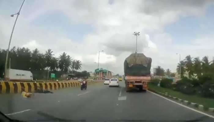 अस्थी विसर्जन करुन परतताना अपघात, सातजण ठार 