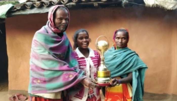 अभिमानास्पद! नाचणी विकून हॉकी स्टीक खरेदी करणारी पुंडी अमेरिकावारीसाठी सज्ज  