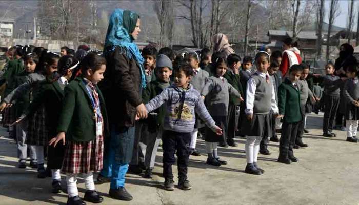 जम्मू-काश्मीरमध्ये कोरोना व्हायरसचा पहिला रुग्ण, सर्व शाळा ३१ मार्चपर्यंत बंद