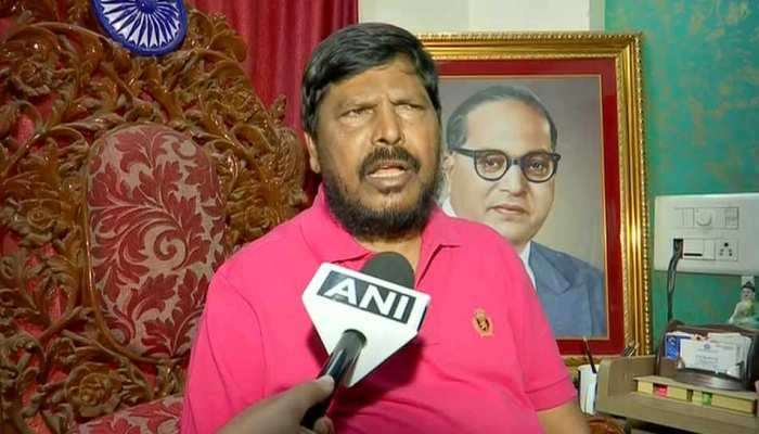 'मुंबई सेंट्रल स्थानकाला बाबासाहेबांचे नाव दिले नाही तर...' आठवलेंचा इशारा