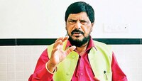 उद्धव ठाकरेंच्या दबावामुळे मुंबई सेंट्रलला नाना शंकरशेठांचे नाव- आठवले