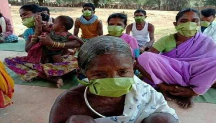 आदिवासींनी बनवले झाडांच्या पानांपासून मास्क 