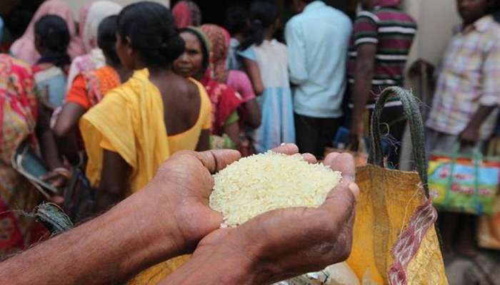 मोफत शिधा वाटपात योगी सरकारचा रेकॉर्ड, १ कोटी लोकांना धान्य