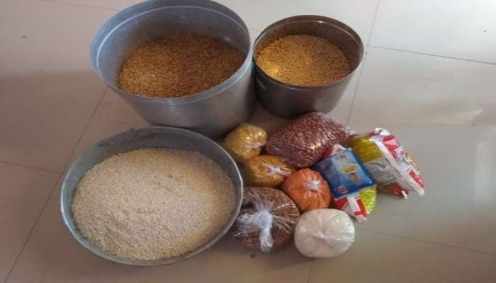 लॉकडाऊन : 'आम्ही उपाशी आहोत, आईने देवाघरी जाण्यापूर्वी किराणा भरला होता'