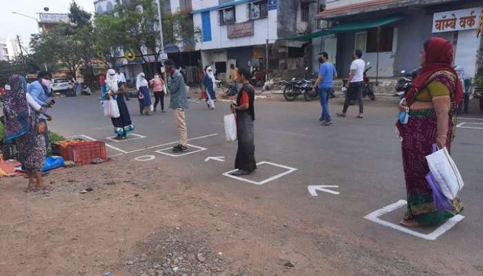 कोरोना लॉकडाऊन : बाजारपेठा बंदनंतर नागरिकांचा मोर्चा सुपरमार्केटकडे