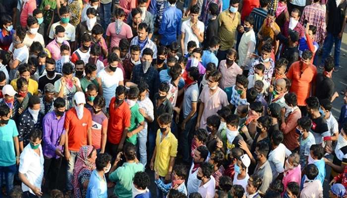 स्थलांतरीत मजुरांना वैद्यकीय चाचणी करुन घरी पाठवण्याबाबत विचार करावा - मुंबई उच्च न्यायालय