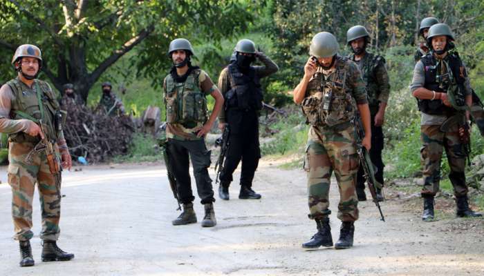 जम्मू काश्मीरमध्ये सुरक्षा जवानांकडून ३ दहशतवादी ठार, सर्च ऑपरेशन सुरु 