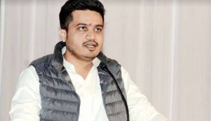 'बसायचंच असेल तर...' रोहित पवारांचा गर्दी करणाऱ्या तळीरामांना सल्ला