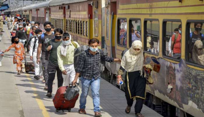 अम्फान चक्रीवादळाचा धोका : ओडिशा, पश्चिम बंगालकडे जाणाऱ्या श्रमिक रेल्वे रद्द
