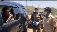 'फौज को आप पर गर्व है', आर्मी ऑफिसरने केलं पोलिसांचं कौतूक 