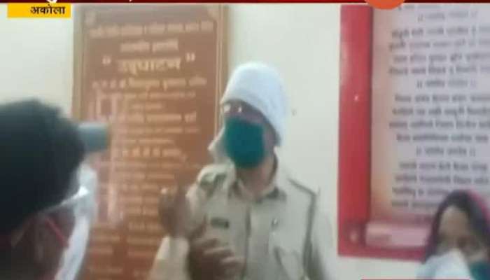Akola Police Shoot Video At Civil Hospital Without Permission And Without Wearing PPE Kits