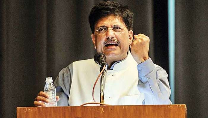 'बघा, इतकं सांगूनही महाराष्ट्र सरकारने अजूनही मजुरांची यादी दिली नाहीये' 
