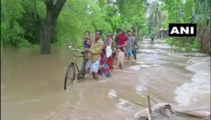 आसाम राज्याला मुसळधार पावसाने झोडपले, एकाचा मृत्यू तर तीन लाख लोकांना फटका