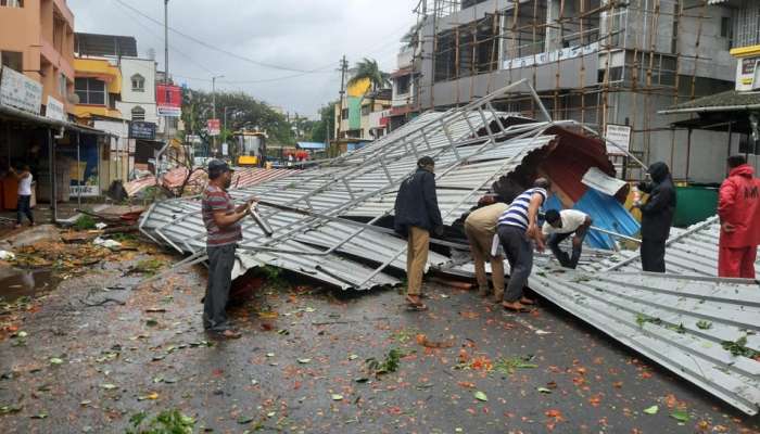 साडेतीन तासांच्या वादळात मोठी वित्तहानी, एकाचा मृत्यू 