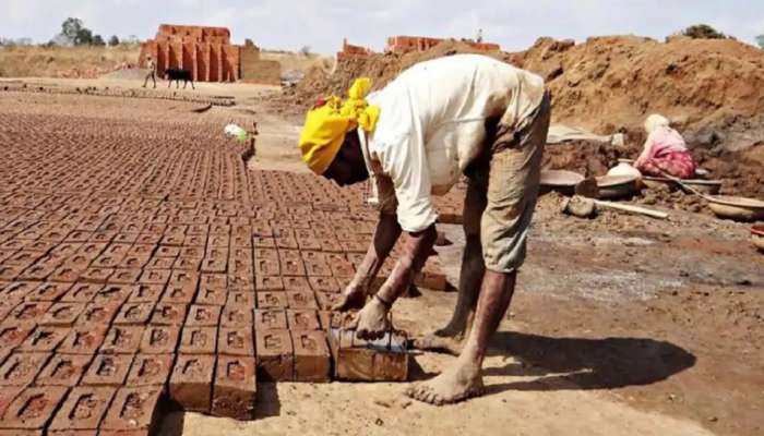 सरकारच्या 'या' योजनेद्वारे वर्षाला मिळणार ३६ हजार रुपये; असा करा अर्ज