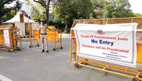 मुंबई 'अनलॉक'च्या दिशेने, पण ५० लाख लोकं कंटेनमेंट झोनमध्येच