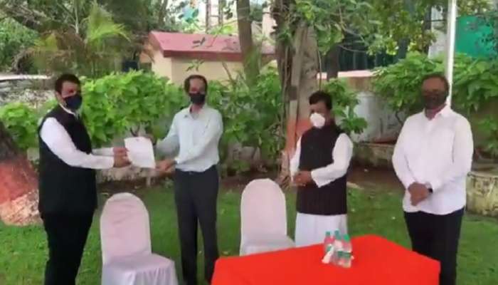 वादळग्रस्त कोकणाचं 'गाऱ्हाणं' घेऊन फडणवीस मुख्यमंत्र्यांना भेटले