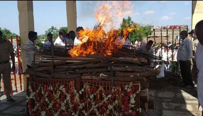 सोलापूरचे सुपुत्र शहीद जवान सुनील काळे यांच्यावर शासकीय इतमामात अंत्यसंस्कार