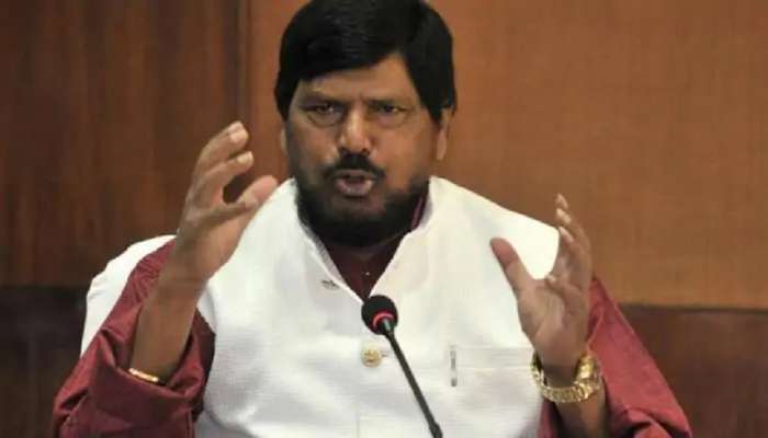 'पडळकरांनी पवारांबद्दलच वक्तव्य मागे घ्यावं', रामदास आठवलेंची मागणी