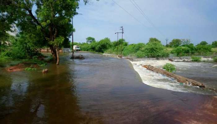 धुळ्यात पूरस्थिती : मेडिकल कॉलेजचा संपर्क तुटला, रुग्ण-डॉक्टरांचे हाल