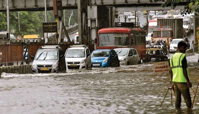 मुंबईत पुढील काही तास मुसळधार पावसाचा इशारा