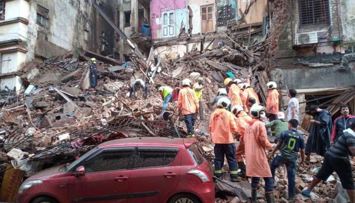 मालाड इमारत दुर्घटना : मृतांच्या कुटुंबियांना प्रत्येकी ४ लाख रुपयांची मदत देणार