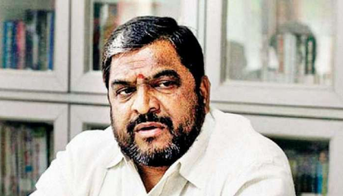 दूध दरवाढ मिळावी म्हणून स्वाभिमानी शेतकरी संघटना आक्रमक