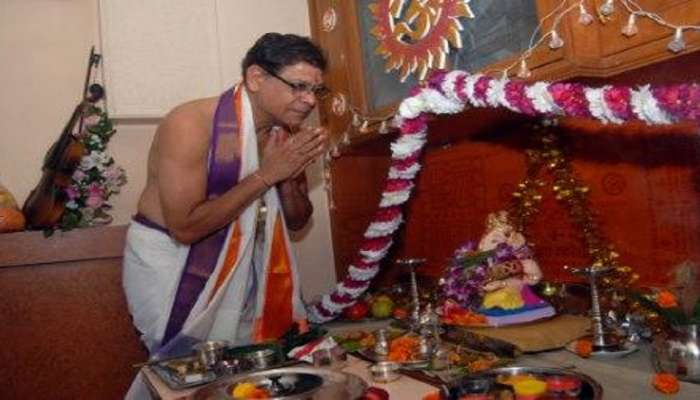 कोकणात गणेशोत्सवासाठी जाणाऱ्या चाकरमान्यांना मोहन जोशींच 'हे' आवाहन 