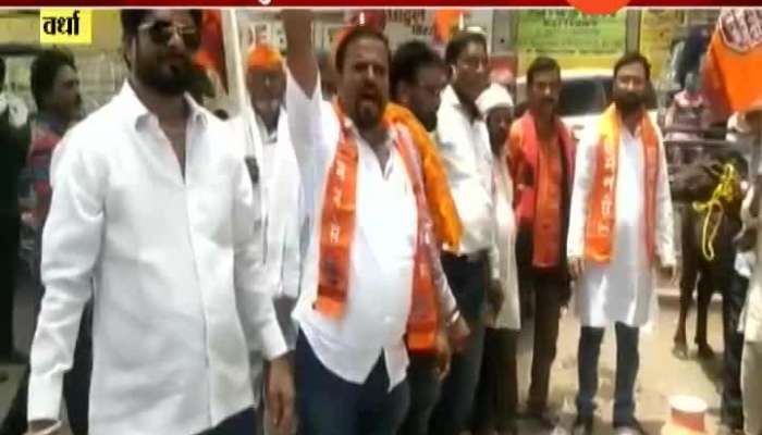 Wardha MNS Agitation For Milk Rate Wardha MNS Agitation For Milk Rate