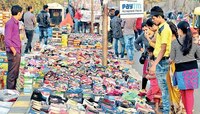 मुंबईतील फेरीवाल्यांना सरकारकडून मिळणार कर्ज, जाणून घ्या योजनेचा तपशील