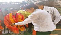 झी २४ तास इम्पॅक्ट : हालाखीच्या परिस्थितीत घवघवीत यश, शिक्षणमंत्र्यांनी घेतली दखल 