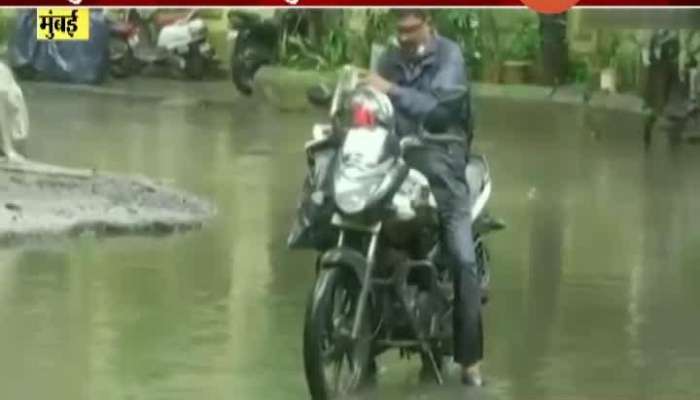 Mumbai Bike Driver Save Cat In Rain