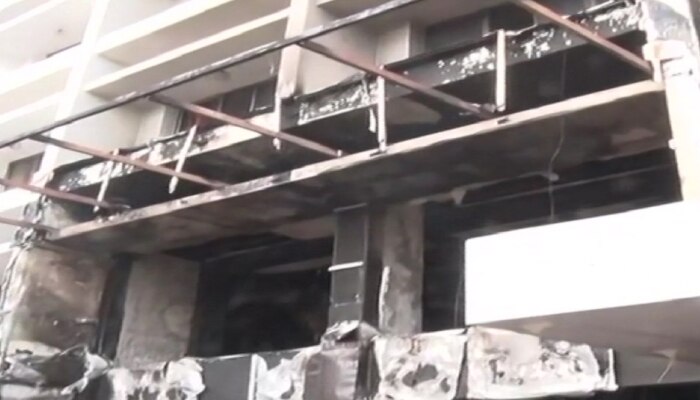 धक्कादायक : कोविड सेंटरमध्ये भीषण आग; ७ जणांचा मृत्यू
