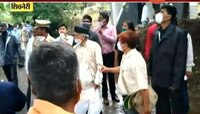 राज्यपालांची किल्ले शिवनेरीला भेट; पायी फिरून केली गडाची पाहणी 