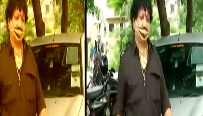 पाहा सोन्याचा मास्क वापरणारा 'गोल्डन टेलर'