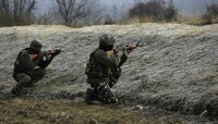 जम्मू-काश्मीरच्या कुपवाडामध्ये भारतीय जवान आणि दहशतवाद्यांमध्ये चकमक