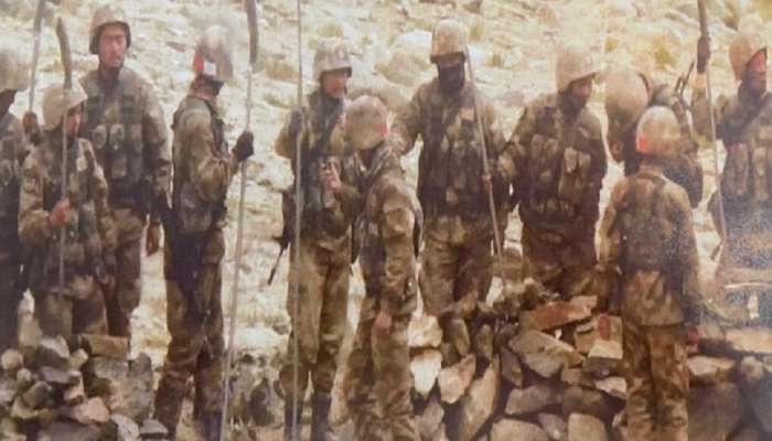 चीनची नवी चाल; भारतीय जवानांशी लढण्यासाठी सैनिकांना दिली धारदार शस्त्रे