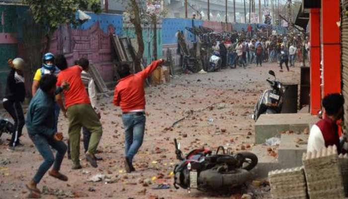 Delhi riots: योगेंद्र यादव, सीताराम येचुरींवर जमावाला चिथावल्याचा आरोप; दिल्ली पोलिसांकडून आरोपपत्र दाखल