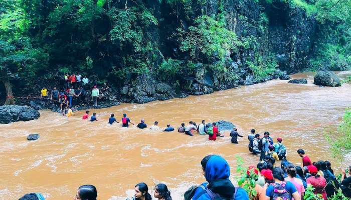 ट्रेकिंगसाठी गेलेल्या पर्यटकांना सुखरुप बाहेर काढण्यात यश