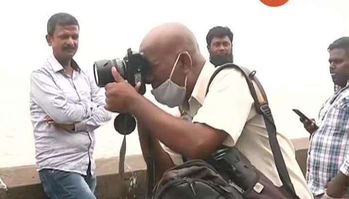  Mumbai Gate Way Of India Photographer In Trouble
