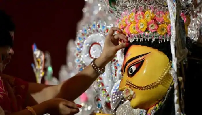 Navratri 2020 : कोरोनाच्या पार्श्वभूमीवर नवरात्रोत्सवासाठी राज्य शासनाची नियमावली जाहीर 