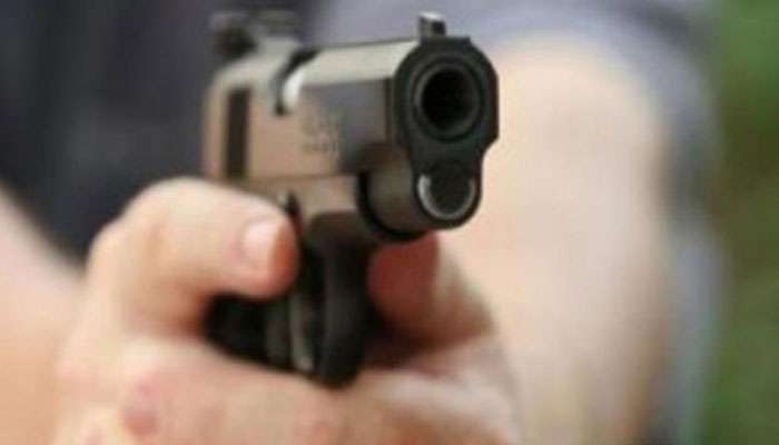 नेव्हल कर्मचाऱ्याने गोळी झाडून केली आत्महत्या 