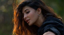 दसऱ्याच्या दिवशी जॅकलिननं स्टाफला दिली अविस्मरणीय भेट 